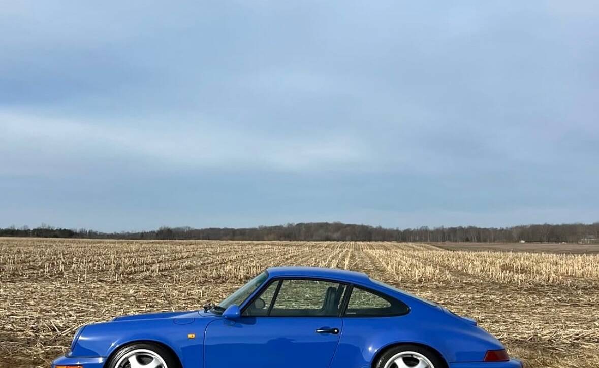 Porsche bleu maritime 964 RS