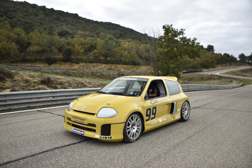 Clio V6 Trophy
